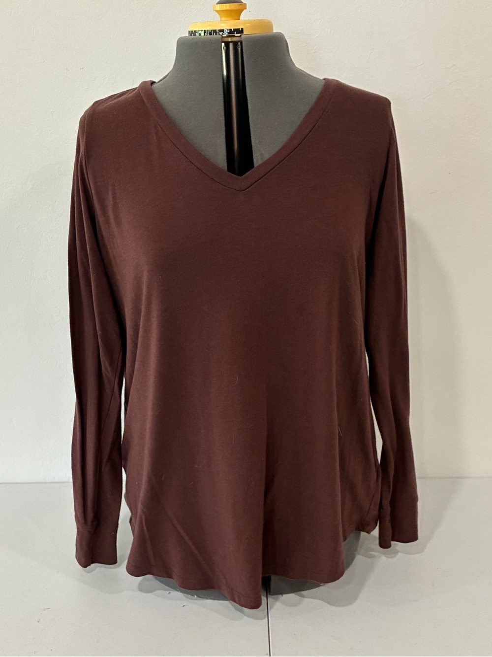 Torrid Size 1 Brown Long Sleeve V-Neck Top Soft Knit Curved Hem Plus Size 1X